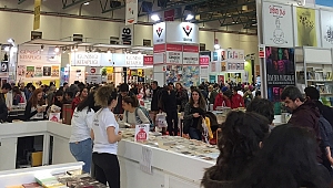 Ahmet Şimşekli öğrenciler TÜYAP’ta