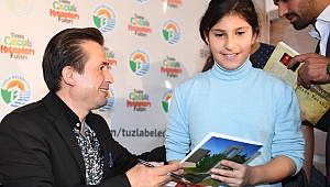 BAŞKAN YAZICI,ÇOCUK KİTAPLARI FUAR'NDA KİTAPLARINI İMZALADI