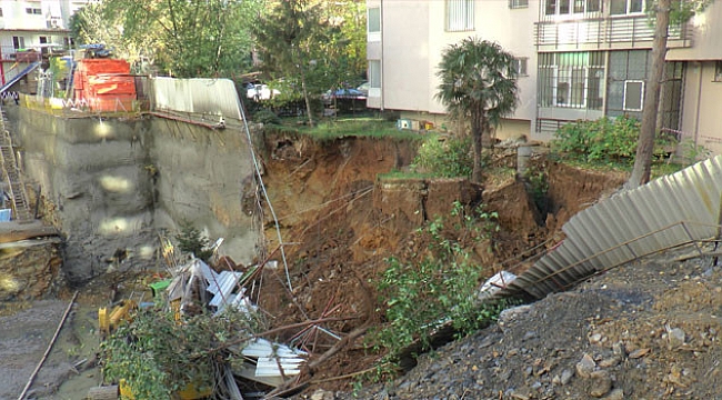KADIKÖY'DE TOPRAK KAYMASI