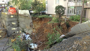 KADIKÖY'DE TOPRAK KAYMASI