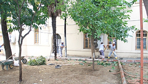 MAARİF-İ SULTAN CAMİİ'NİN BAHÇESİ YENİLENDİ
