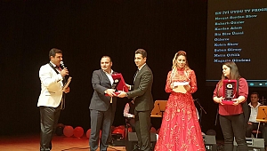 NEVZAT SOYAN ÖDÜLE DOYMUYOR