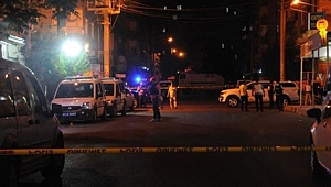 KARAKOLA BOMBA YÜKLÜ ARAÇLA HAİN SALDIRI