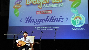 MİNİKLER ÖĞRENEREK YETİŞİYOR