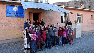 SİBEL CAN'IN ONARTTIĞI OKUL 9 YILDA ESKİDİ