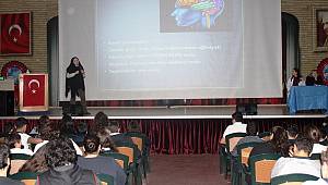 Ahmet Şimşek’te Bağımlılık anlatıldı