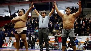 Kırkpınar ile Sumo güreşçisi karşı karşıya geldi!