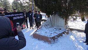 UĞUR MUMCU'NUN ANITINA ÇİRKİN SALDIRI !