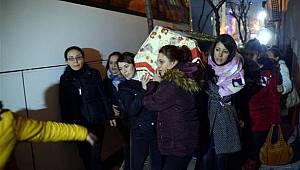 Boşanmak istediği eşi tarafından öldürüldü, cenazesini kadınlar taşıdı