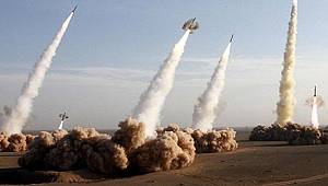 İran'dan ABD yaptırımlarına 'füze denemesi' misillemesi