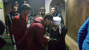 KYK yurdunda kalan öğrencileri tarikat şeyhine götürdüler