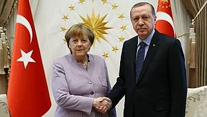 Merkel Ankara'da Cumhurbaşkanı Erdoğan ile görüştü