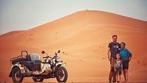 4 yaşındaki kızlarına dünyayı göstermek için 41 ülke gezdiler!