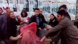 Bakırköy'de 'Hayır' standı açan kadınlara saldırı: 'Vururuz abla'