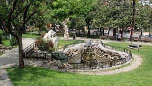 Üsküdar'da parka seçmen kaydı... Kapı numarası bile verilmiş