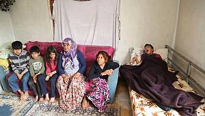 8 Kişilik Aile, Yaşadıkları Gecekonduyu Suriyeliler'e de Açtı