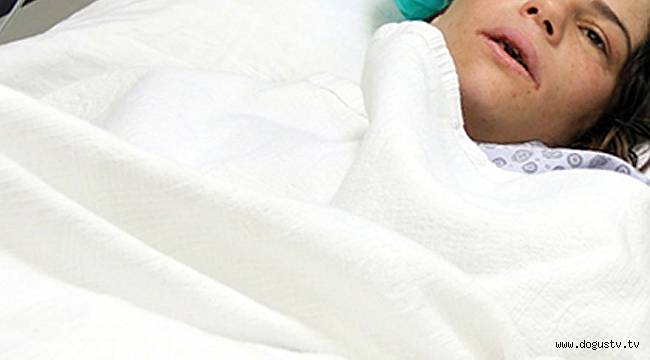Dövmekle yetinmedi kerpetenle dişlerini söktü