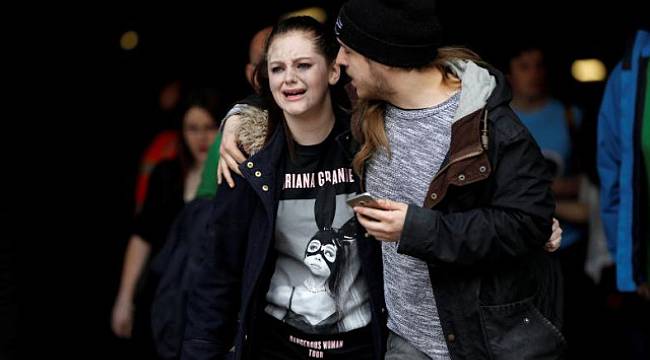 Kana Bulanan Manchester'da Bomba Paniği Nedeniyle AVM Boşaltıldı