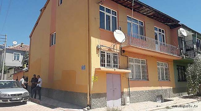 88 yaşındaki annesini, elleriyle boğarak öldürdü