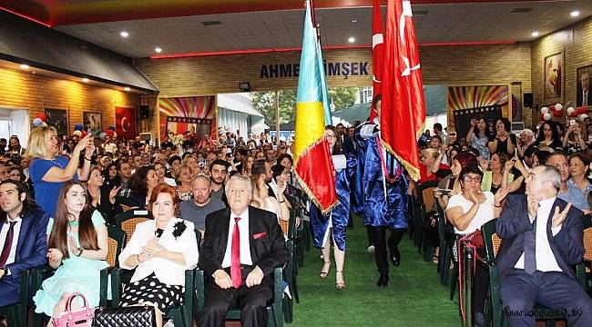 Ahmet Şimşek: Bizi ömür boyu gururlandırın.