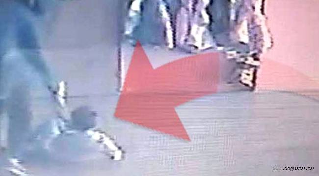 Anaokulu Öğretmeni, Öğrenciyi Yerlerde Sürükleyerek Sınıfa Soktu