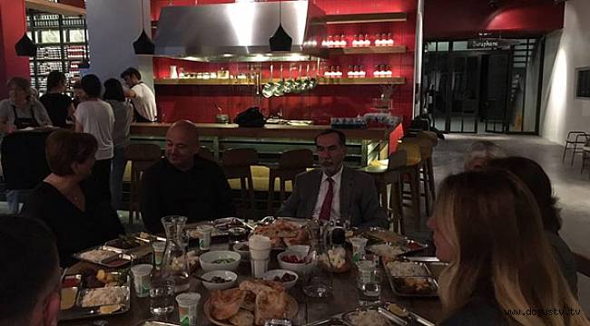 Şarap fabrikasında iftar