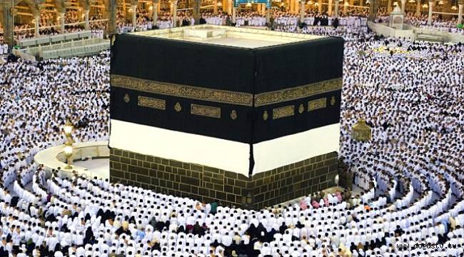 Suudi Arabistan, Umre İçin Gelen Katar Vatandaşlarını Kabe'ye Almadı