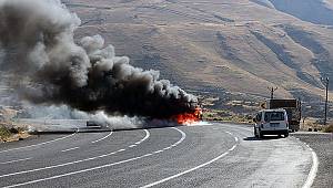 Tunceli'de Aracı Kurşunlanıp Yakılan Öğretmenden Haber Alınamıyor