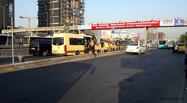 Yenibosna'da Palalı Genç Alarmı! Vatandaşlar Ne Yapacağını Şaşırdı
