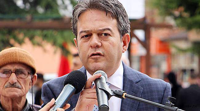 Belediye başkanına dışkısıyla saldırdı