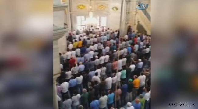 Cuma namazında hep birlikte istiklal marşını okudular