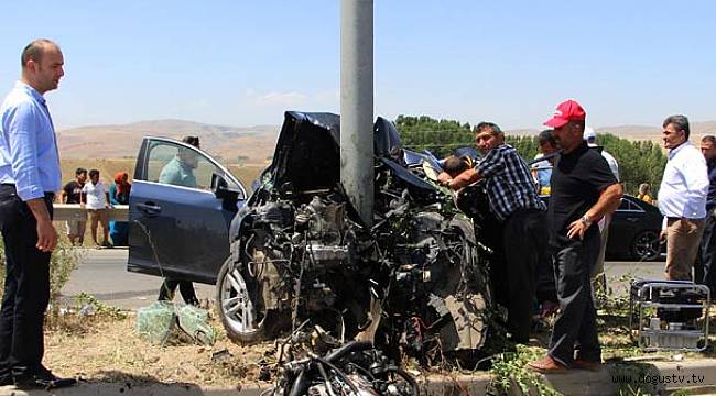 Dekan trafik kazasında öldü