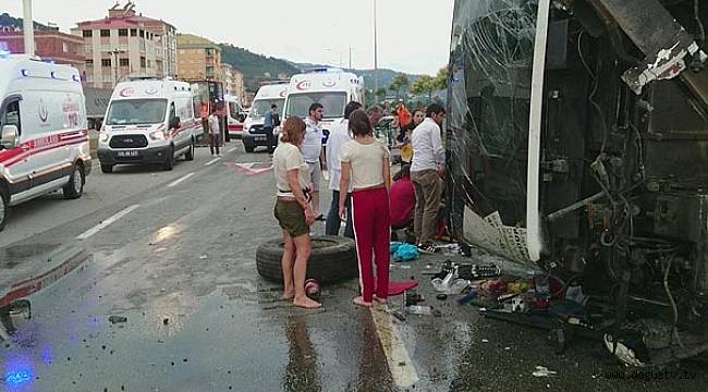 Öğrencileri taşıyan tur otobüsü kaza yaptı: 23 yaralı