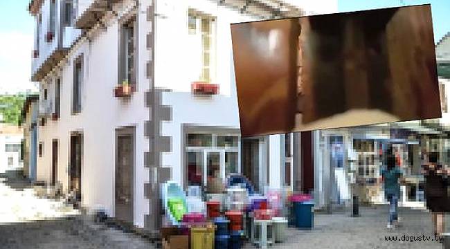 Otel Sahibi , Genç Kızların Kaldığı Odaları Anahtar Deliğinden Dikizlerken Yakalandı!