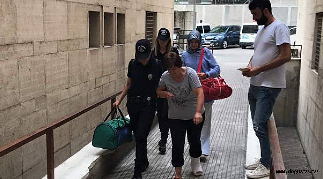 Polisi Gören Kadın 2. Kattan Atladı, Ayağı Kırıldı