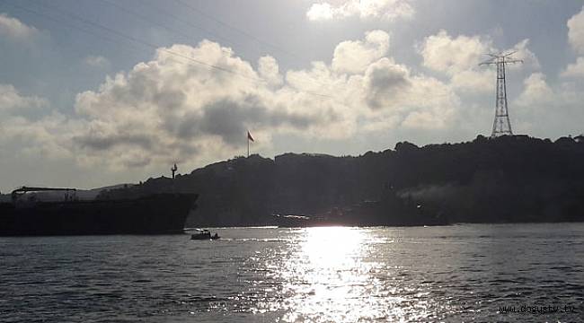 Rus savaş gemileri İstanbul Boğazı’ndan aynı anda geçti