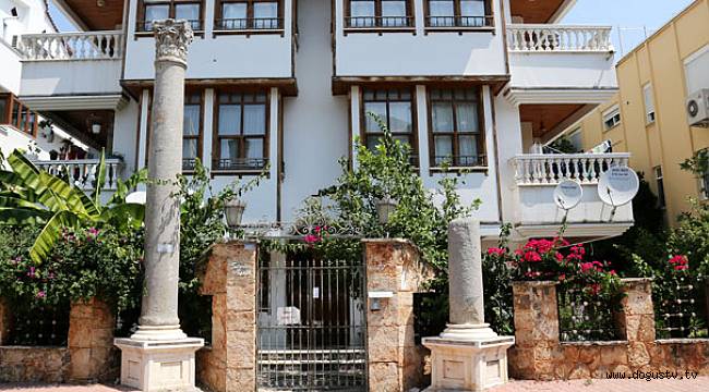 Tartışılan sütunlar müzeye taşındı