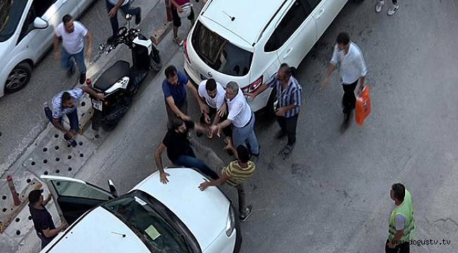 'Uçan tekmeli' yol kavgası