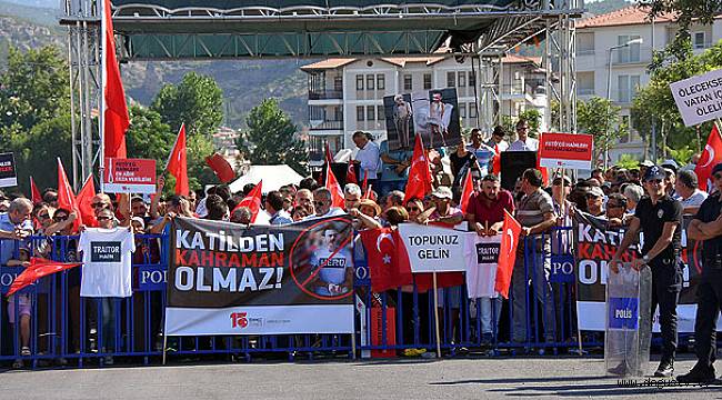 Vatandaşlar darbeci askerin o tişörtüne bugün yanıt verdi