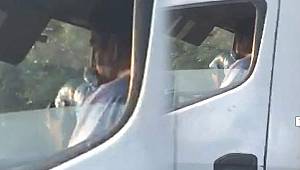 Kamyonet şoförü, seyir halinde uyuşturucu madde kullanırken görüntülendi