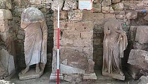 Side Antik Kentinde Roma Dönemine ait iki heykel bulundu