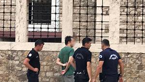 Tacizci olduğu söylenen kişiyi tekme tokat dövdüler