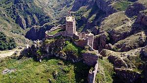 Tarihi Şeytan Kalesi ziyaretçilerini bekliyor