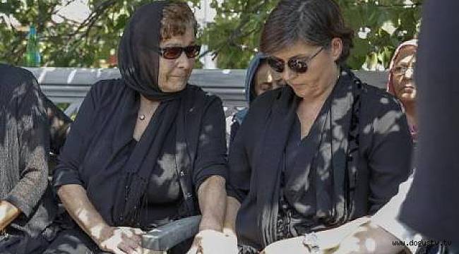 Vatan Şaşmaz'a son veda! Eşi tören boyunca bunu yaptı...