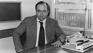 Uğur Mumcu'nun evinin kapısındaki levhayı çaldılar!