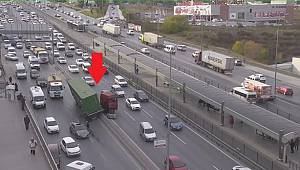E-5'te kaza: Trafik felç oldu!