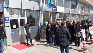 Genç işsizlik artmaya devam ediyor