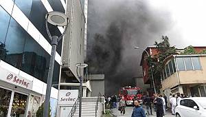 Maltepe’de iş merkezinde yangın!