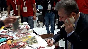 Sabahattin Önkibar'a saldırı; yayınevi çalışanları yaralandı