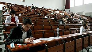 Üniversite giriş sınavı dün gece yine değişti